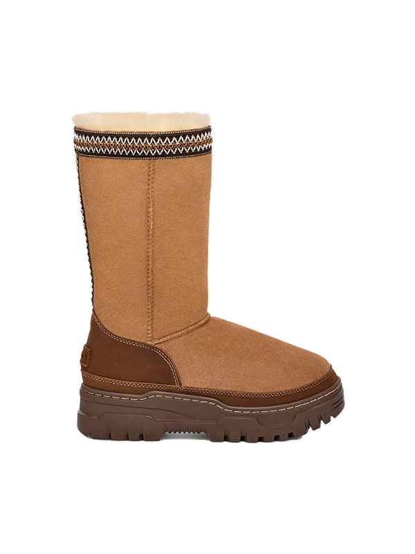 UGG <br> W CLASSIC TALL TRAILGAZER