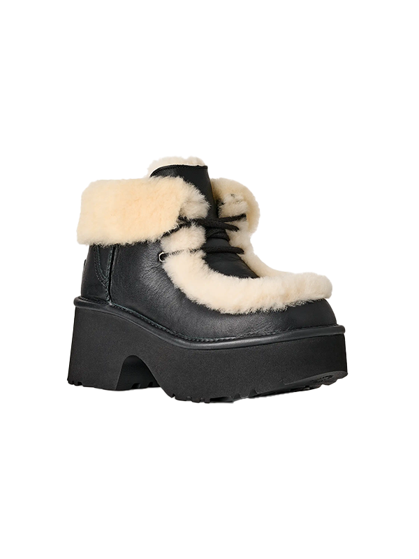 UGG <br> W ESMEE LEATHER LACE UP