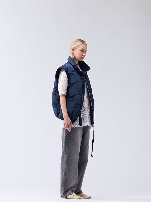 NEW AMSTERDAM <br> DETACHABLE JACKET