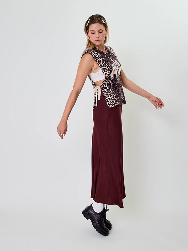 OH APRIL <br> MOXIE TIE VEST LEO