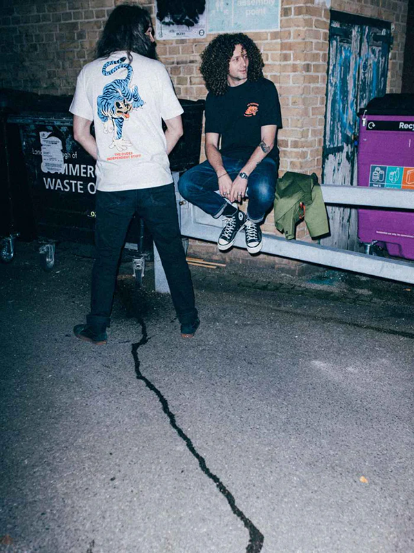 THE DUDES <br> TIGER BEAR BLUE CLASSIC T-SHIRT