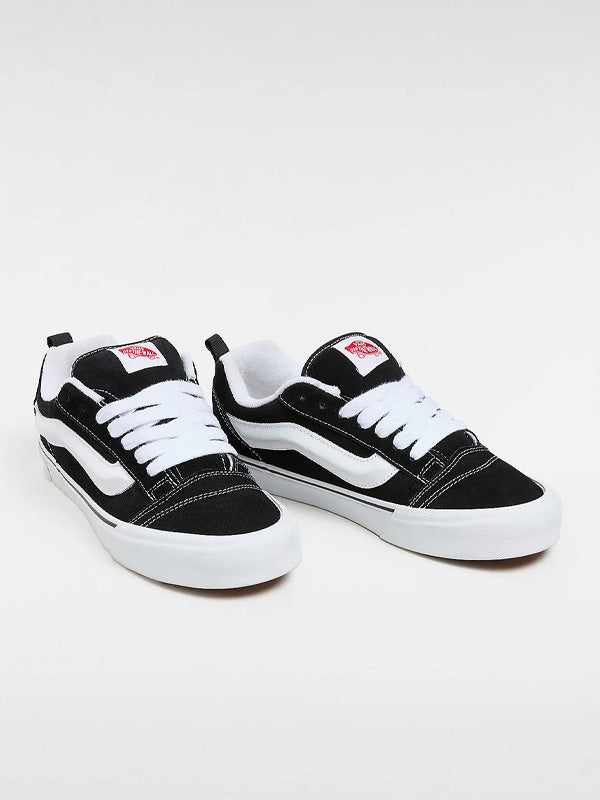 VANS <br> KNU SKOOL